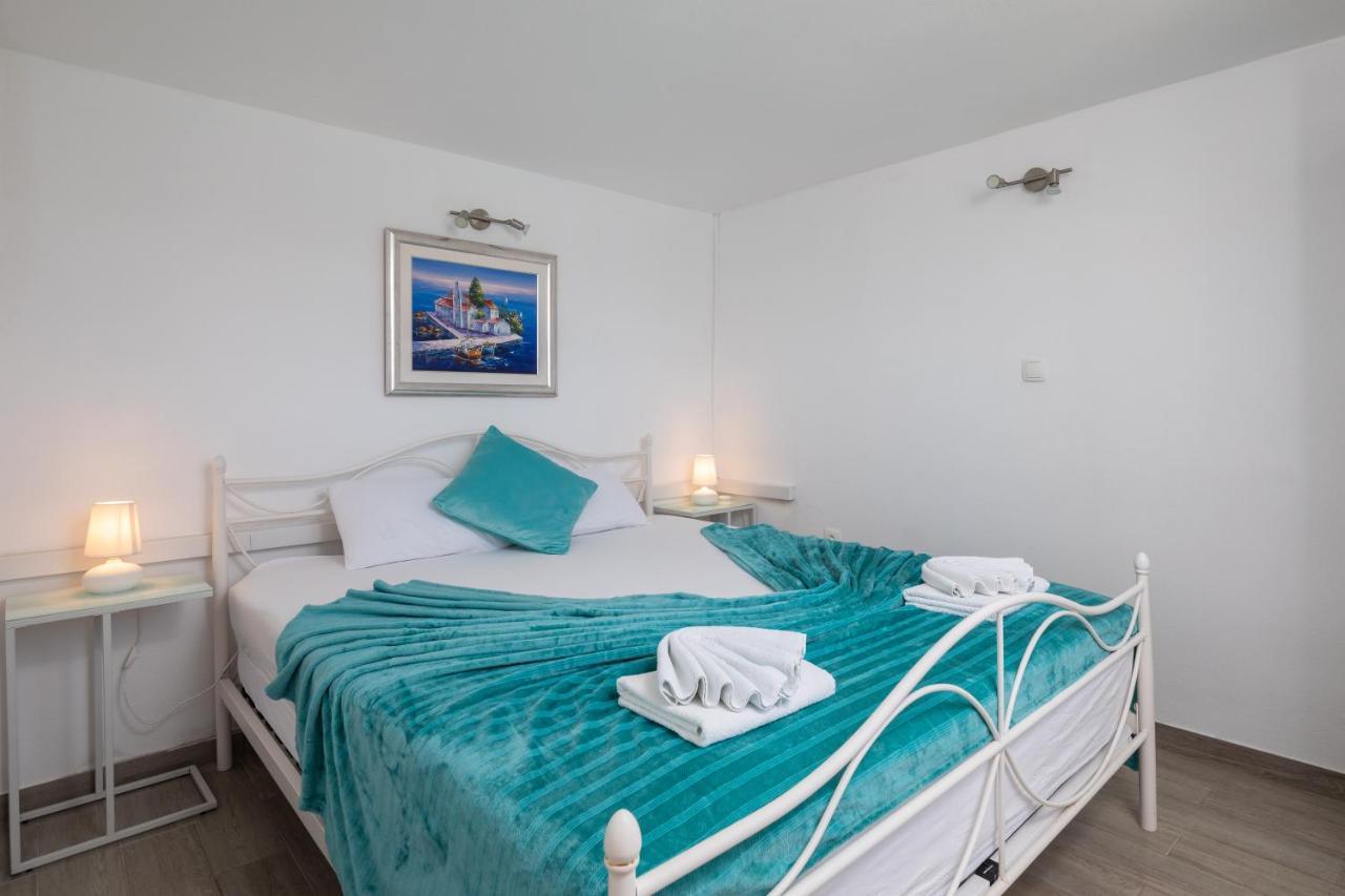 Vila Blanka Apartments Rogoznica  Extérieur photo