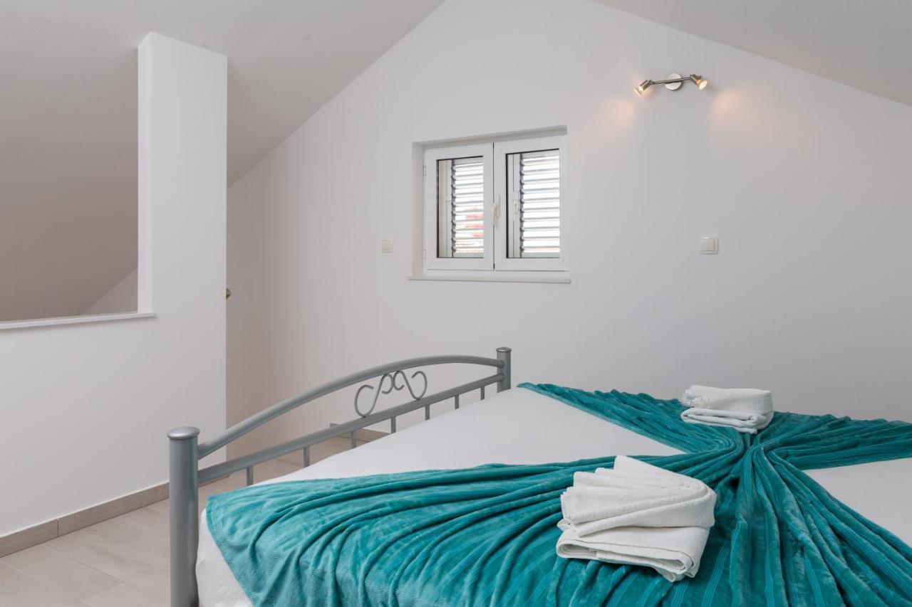 Vila Blanka Apartments Rogoznica  Extérieur photo