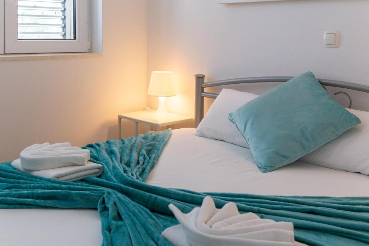 Vila Blanka Apartments Rogoznica  Extérieur photo